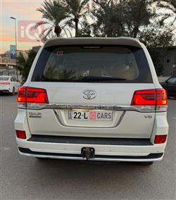 تويوتا لاندكروزر